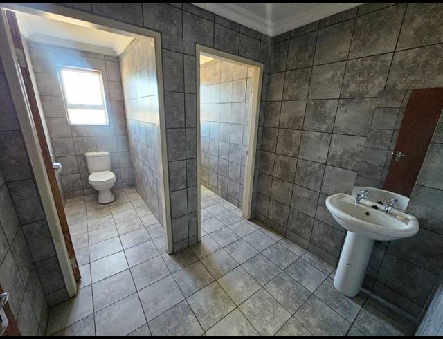 M² BUILDING FOR SALE IN VAALPARK